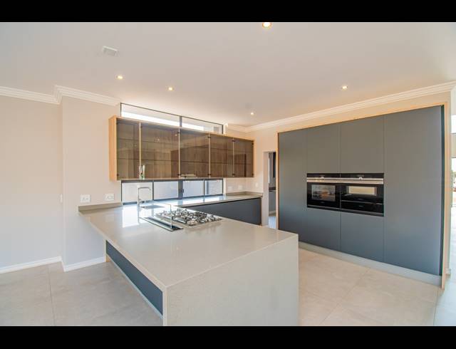 4 BEDROOM GATED ESTATE FOR SALE IN WATERLAKE FARM LIFESTYLE ESTATE